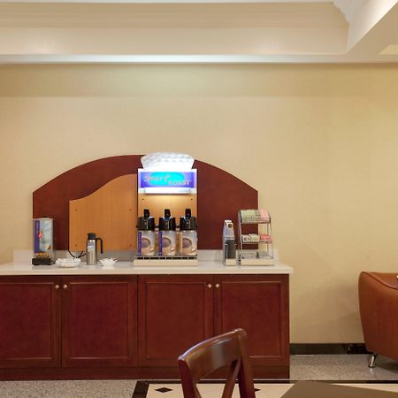 Holiday Inn Express Hotel & Suites Los Angeles Airport Hawthorne By Ihg Room photo