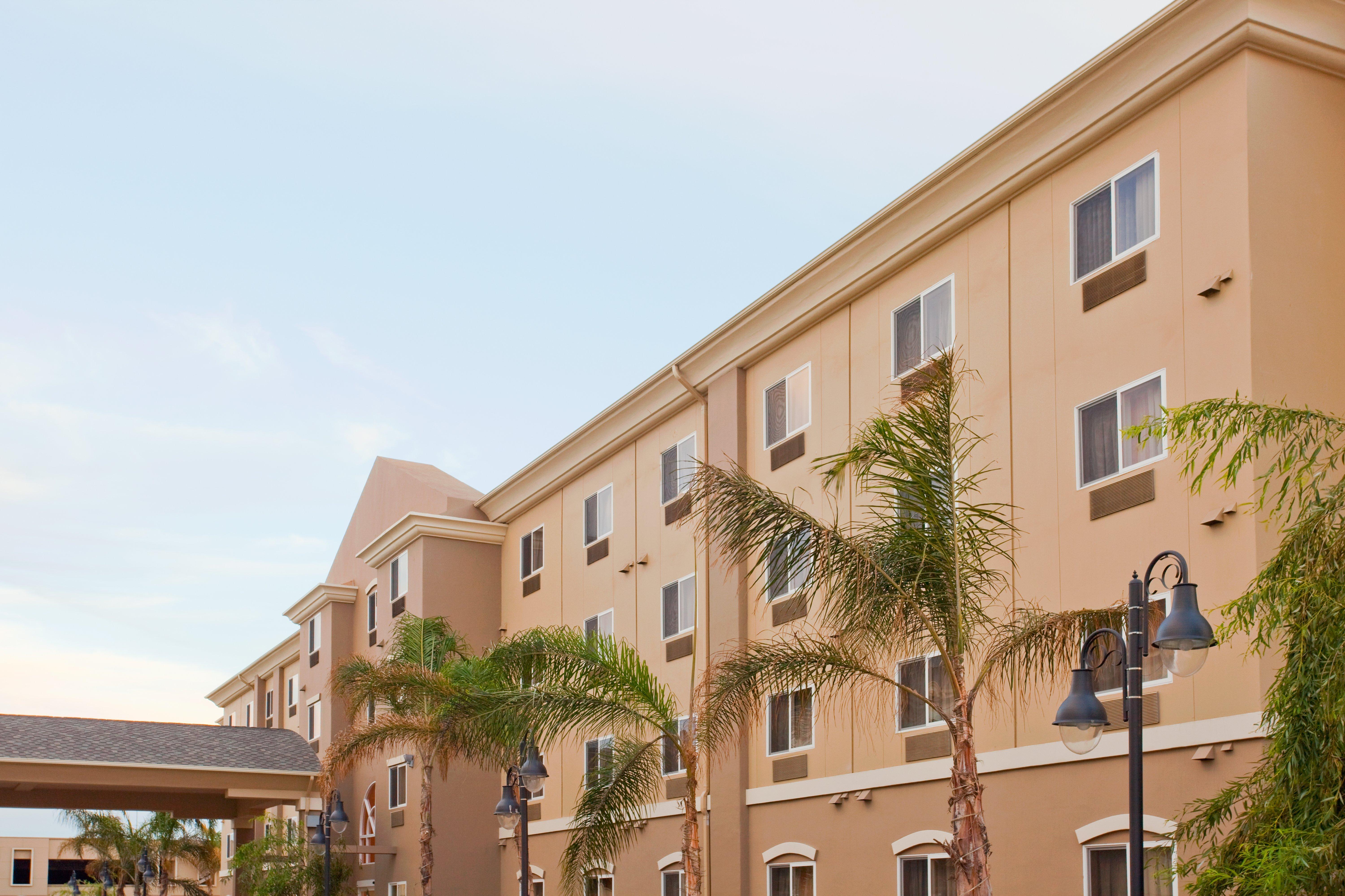 Holiday Inn Express Hotel & Suites Los Angeles Airport Hawthorne By Ihg Exterior photo