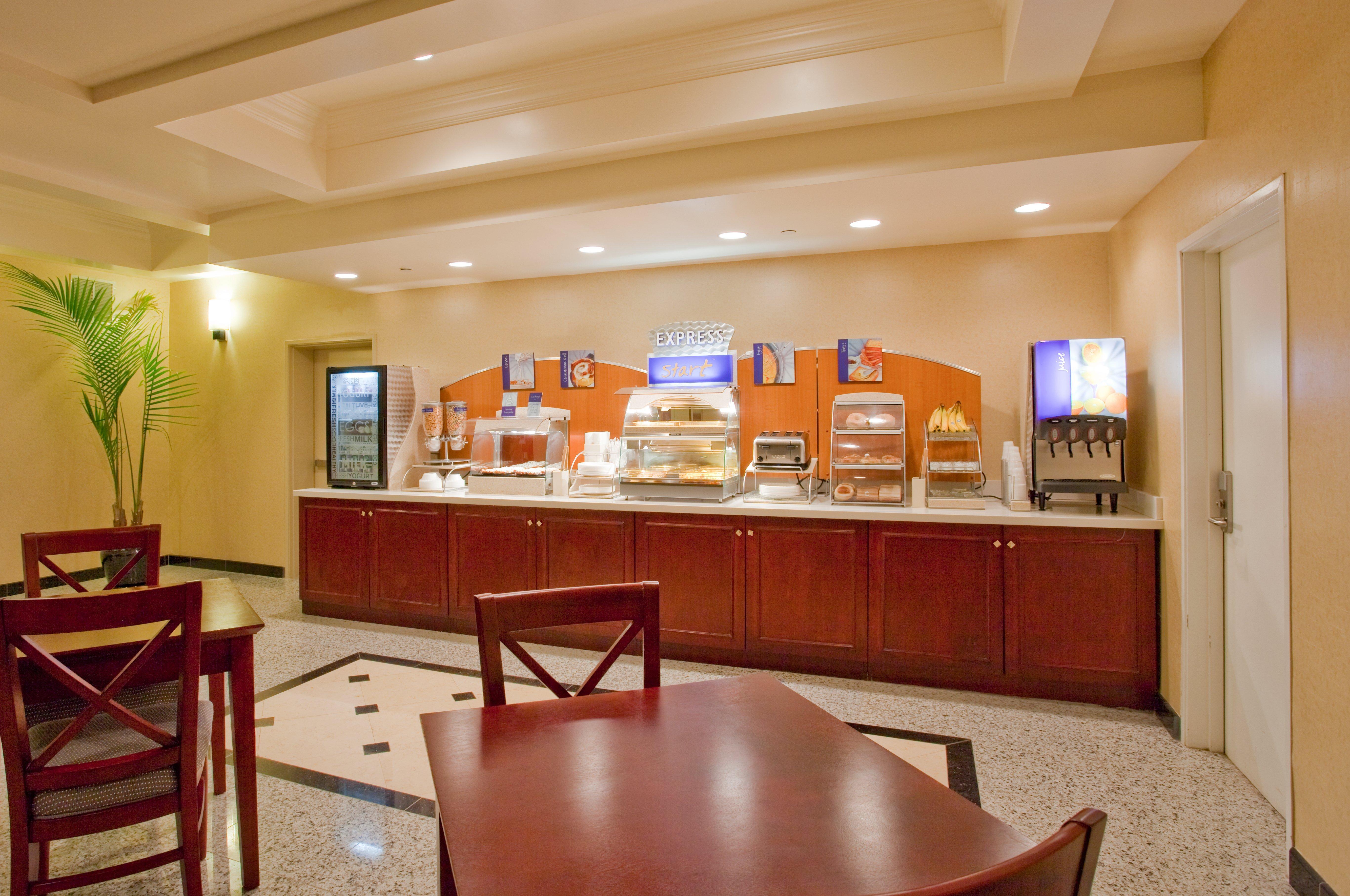 Holiday Inn Express Hotel & Suites Los Angeles Airport Hawthorne By Ihg Restaurant photo