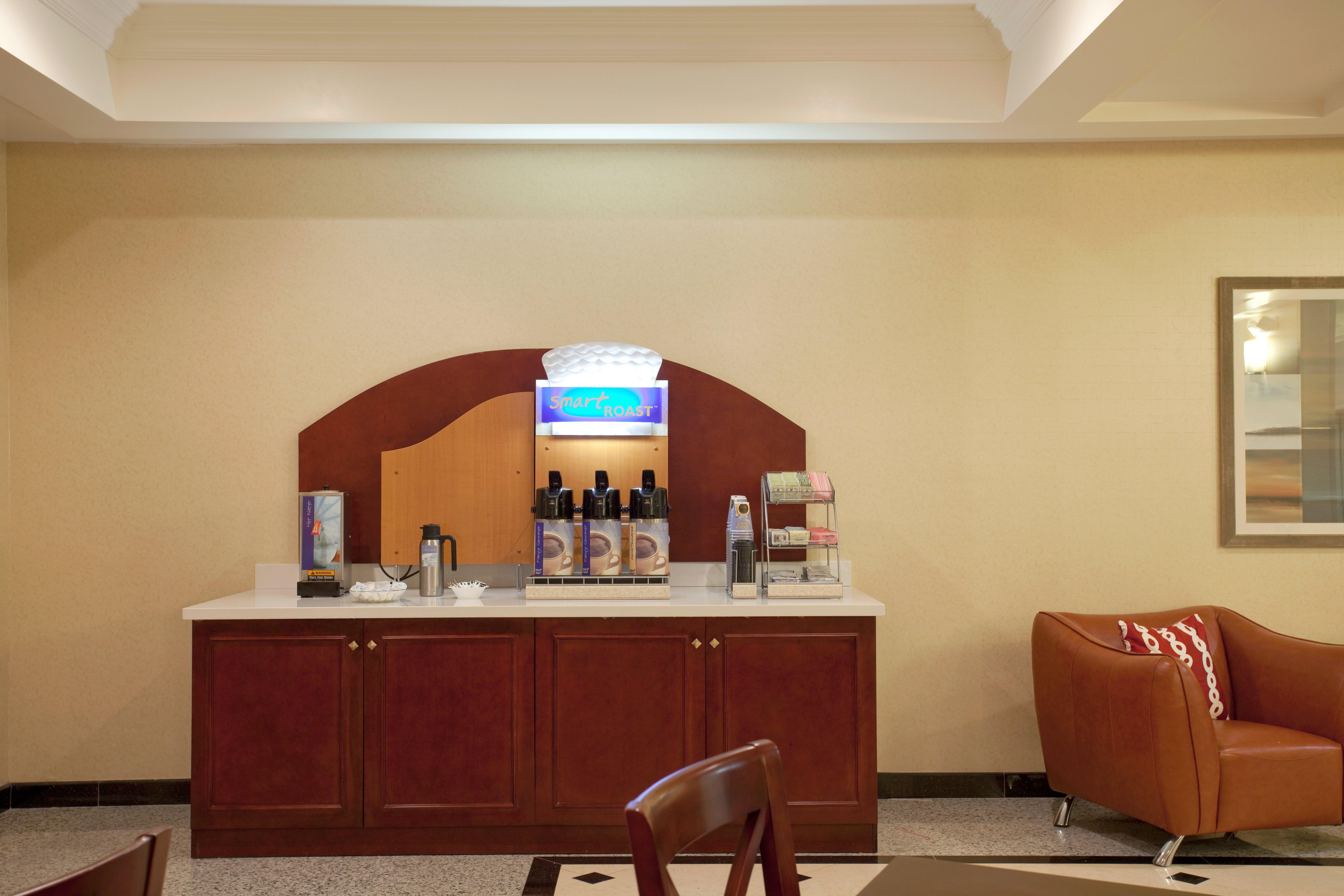 Holiday Inn Express Hotel & Suites Los Angeles Airport Hawthorne By Ihg Room photo