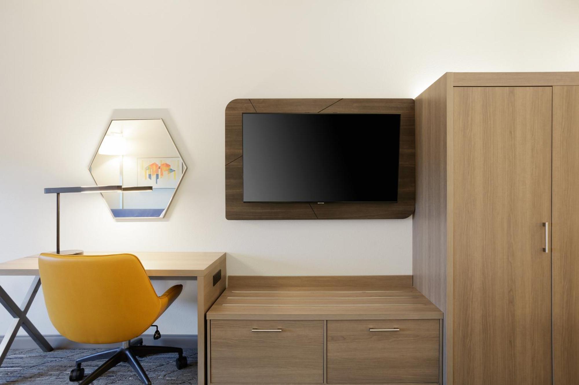 Holiday Inn Express Hotel & Suites Los Angeles Airport Hawthorne By Ihg Exterior photo