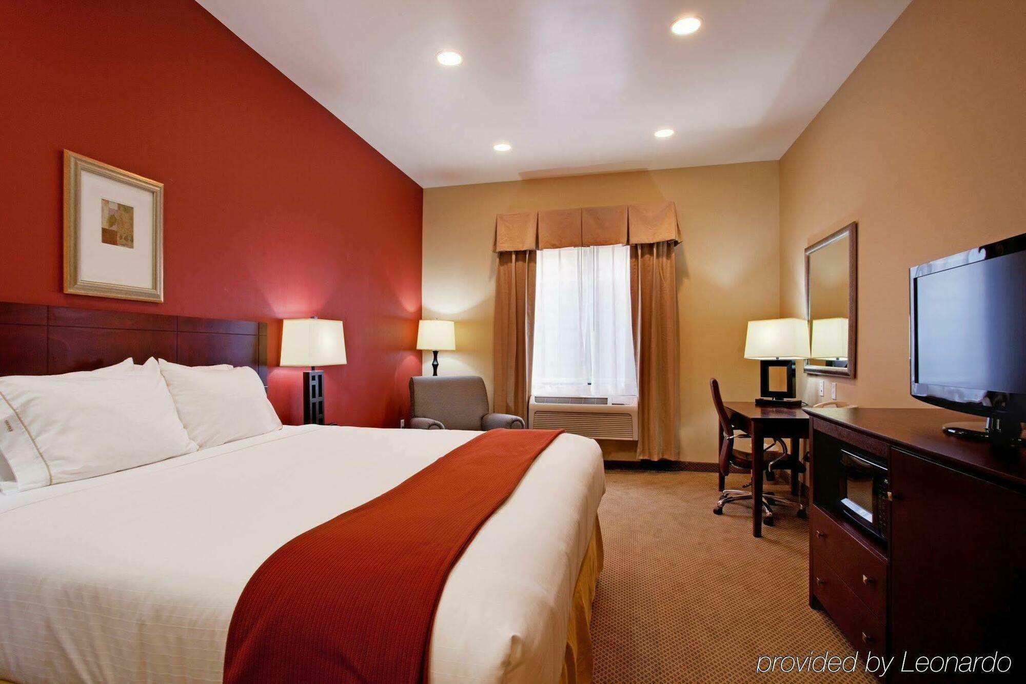 Holiday Inn Express Hotel & Suites Los Angeles Airport Hawthorne By Ihg Room photo
